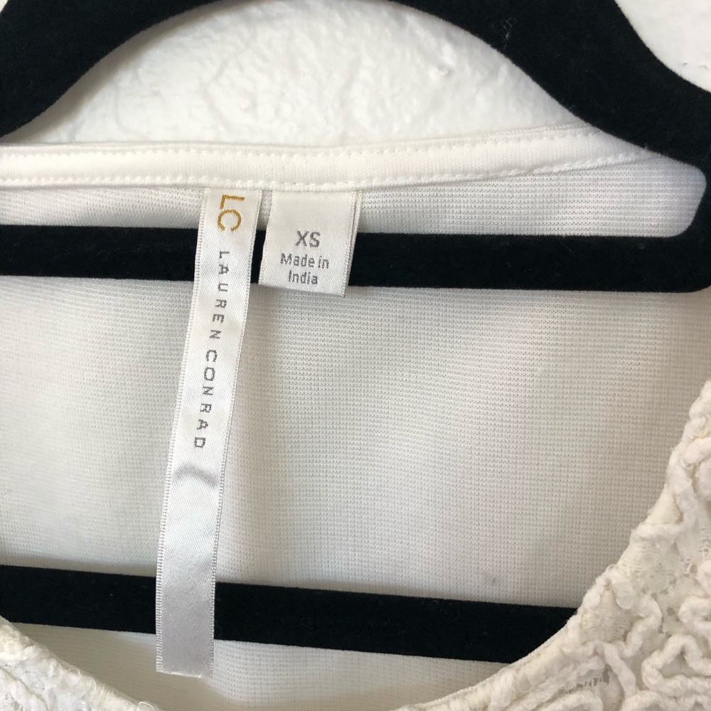 Embroidered Crop Top - Picture 3 of 4